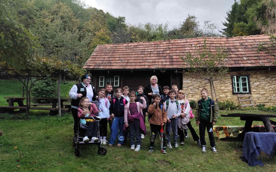 UČENICI 2. B RAZREDA U POSJETU ETNO SELU GRADIŠĆE